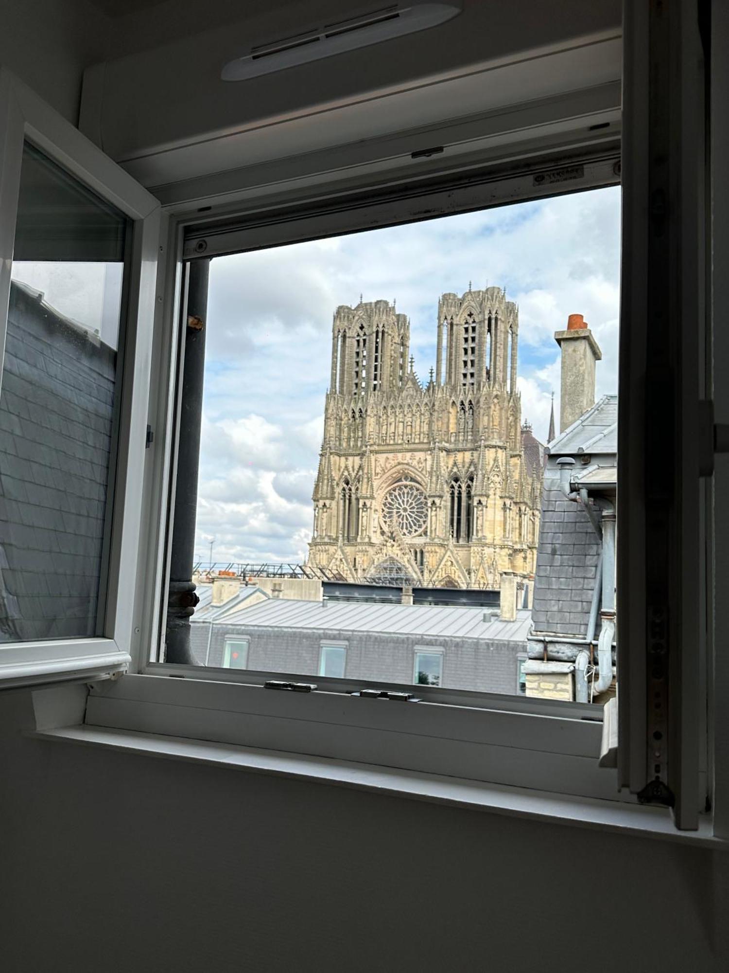 Faro, Vue Sur La Cathedrale Appartement Reims Buitenkant foto